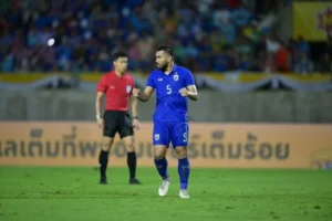 Vai Trò Và Kỹ Năng Của Vị Trí Đá Thòng Trung Vệ